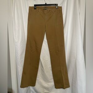 Gap/ Straight fit, straight leg women's khaki pants​​​​​​​​​​​